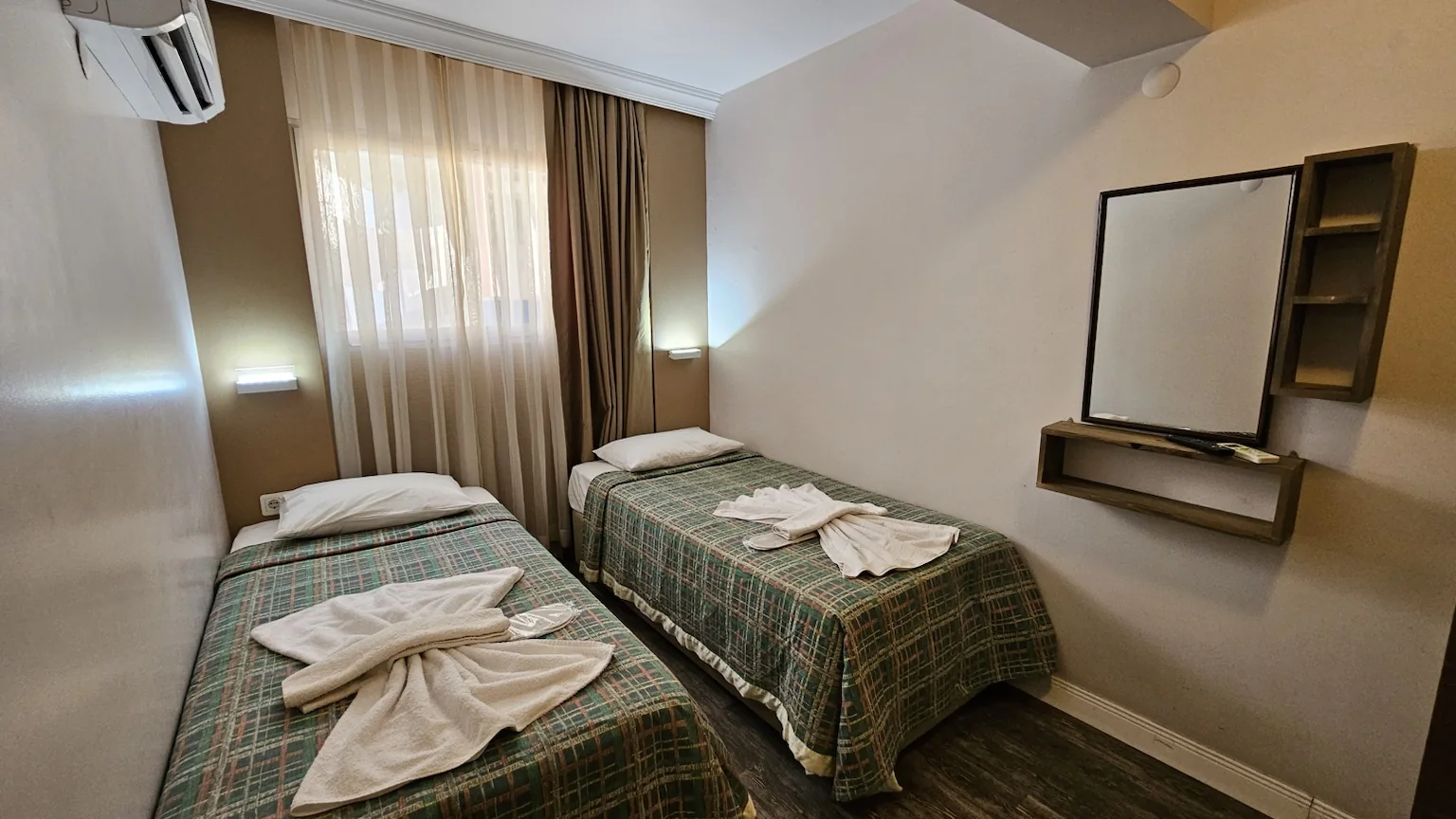 Ekin Otel Kuşadası