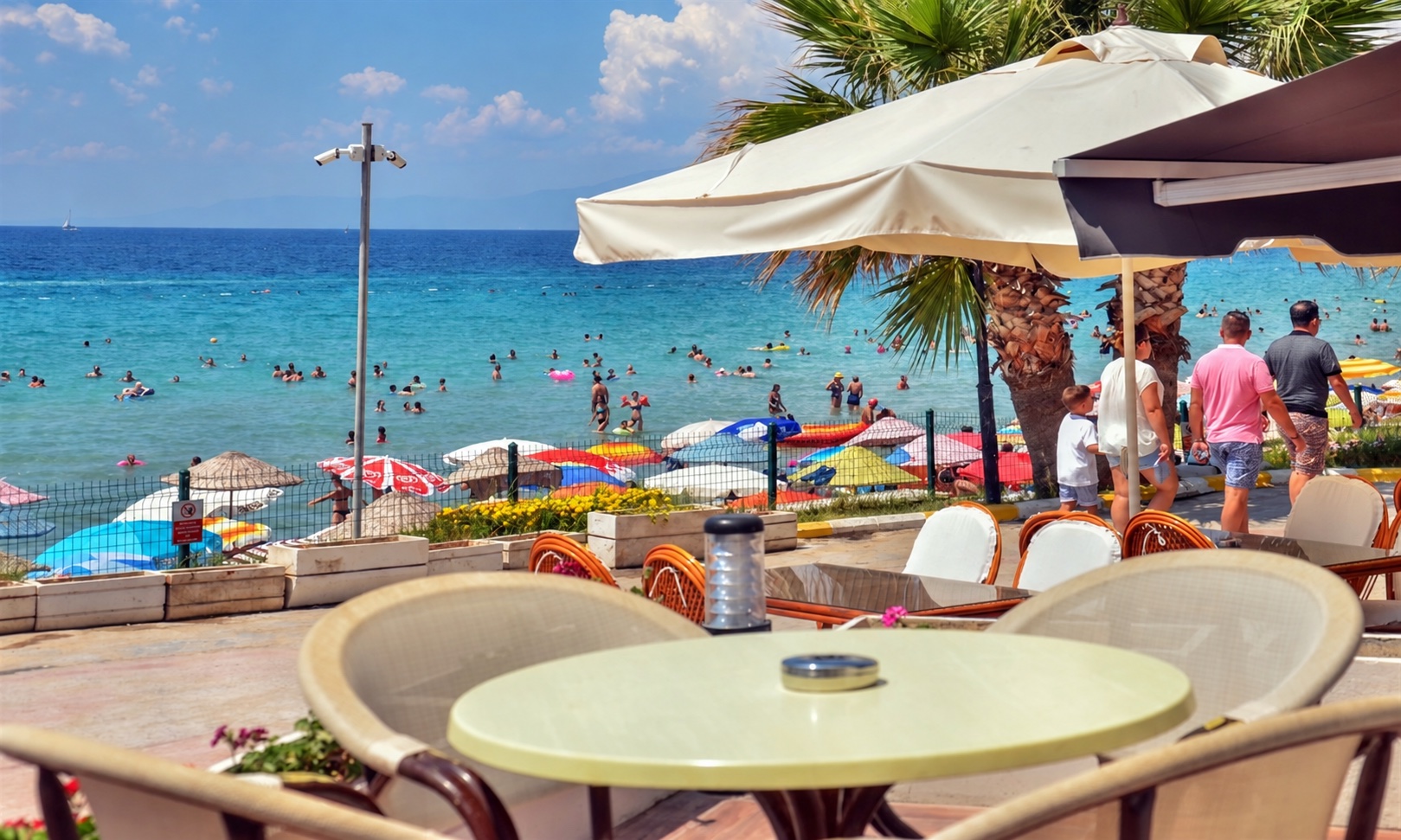 Otel terasından Kadınlar Plajı